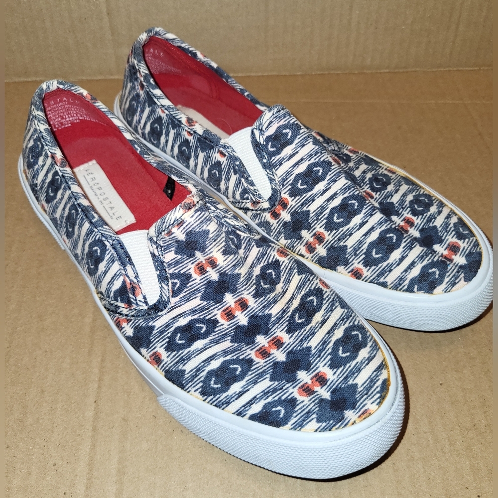 Aeropostale Slipon Sneakers Size 7 White, Blue, Red Womens